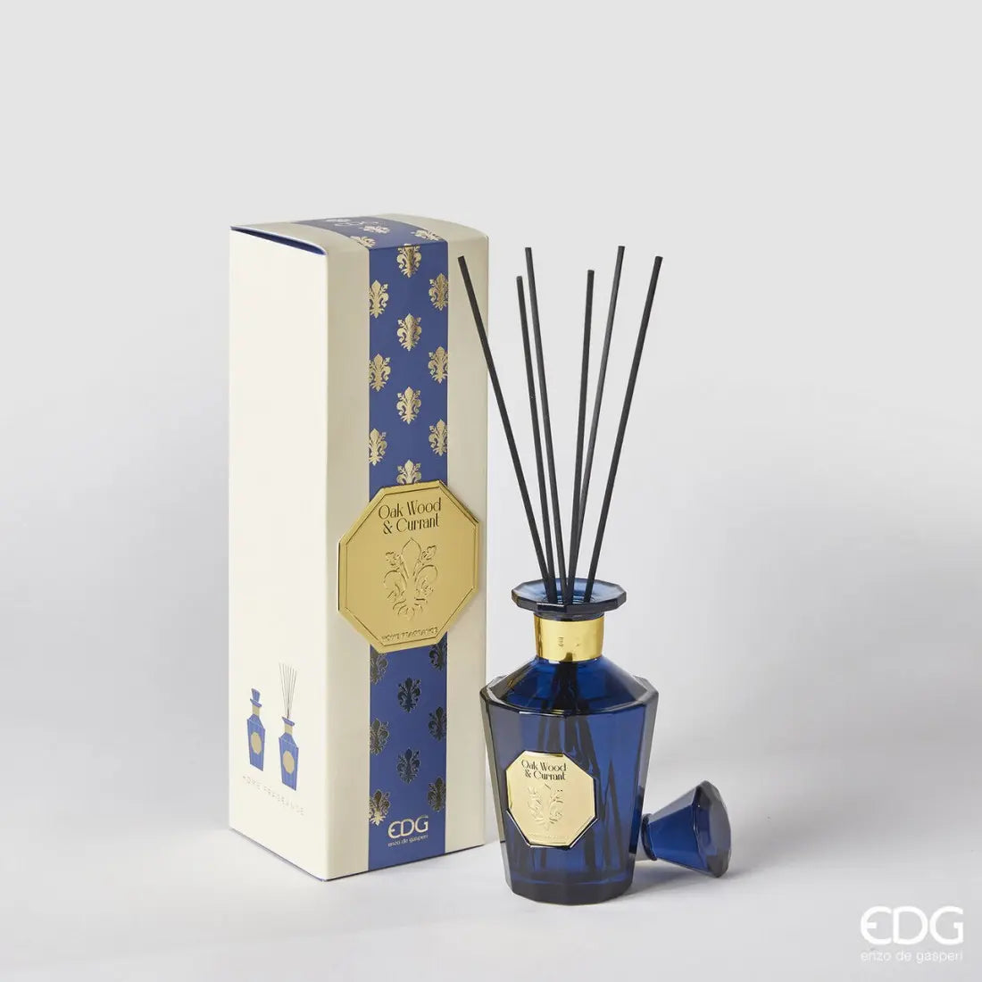 Blå EDG Gold Lily duftpinner Oak Wood & Blackcurrant 230 ml