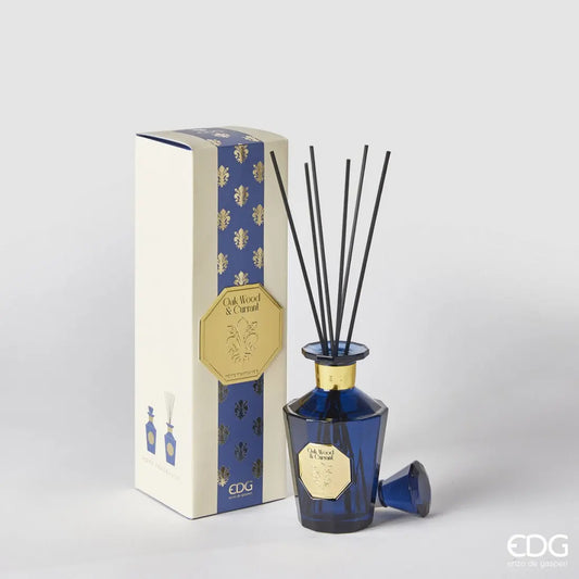 Blå EDG Gold Lily duftpinner Oak Wood & Blackcurrant 230 ml